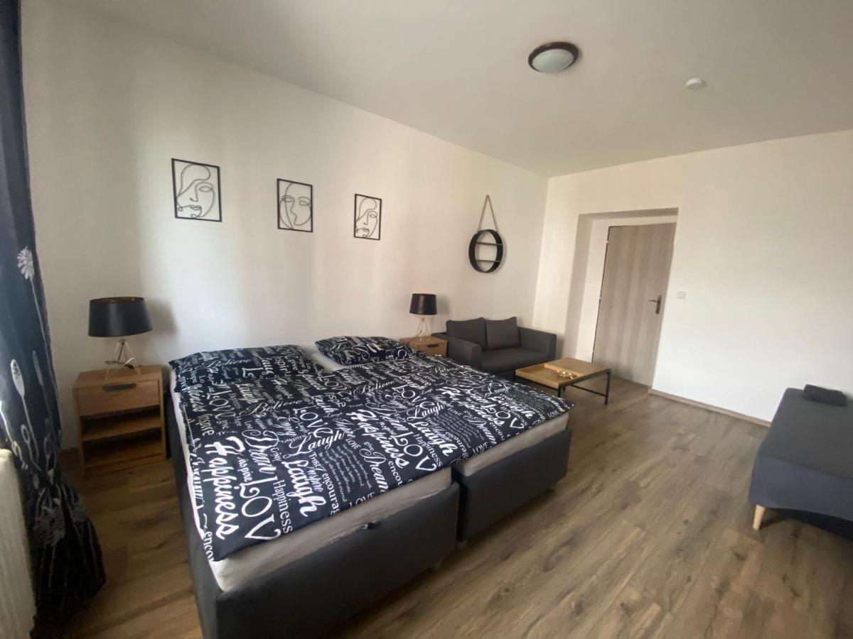 Cerna Ruze - Apartman 4 Пльзень Экстерьер фото
